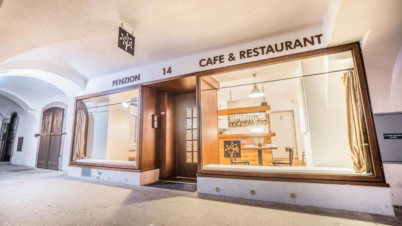 Penzion A Restaurace 14 Хостинне Экстерьер фото